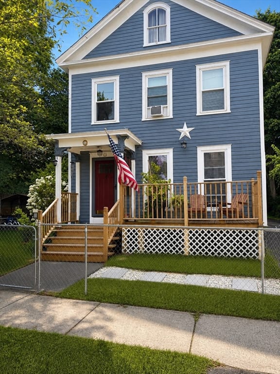 4-bed Single Family at 70 Pine St, Chicopee