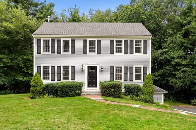 Casa Unifamiliar de 3 quartos em 13 Bayberry Rd, Raynham