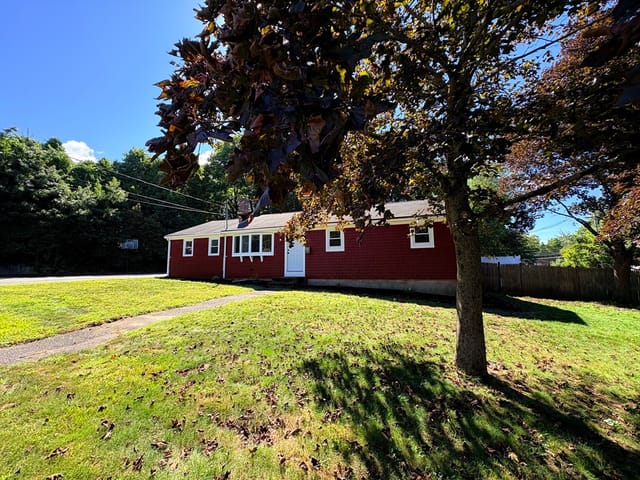Casa Unifamiliar de 3 quartos em 38 Frank St, Middleboro