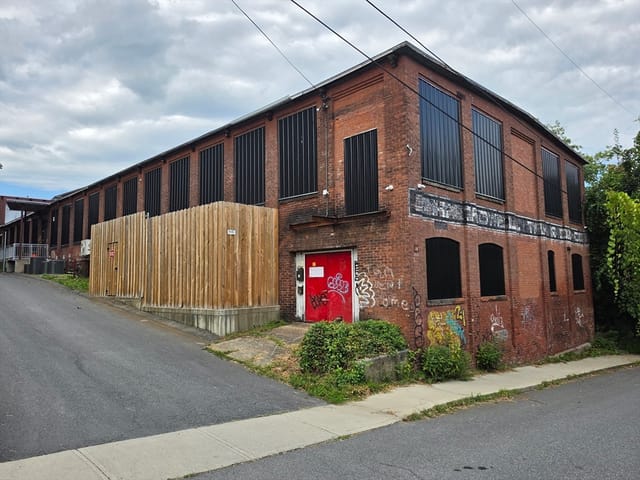 Comercial de 0 quartos em 13 Arch St, Greenfield