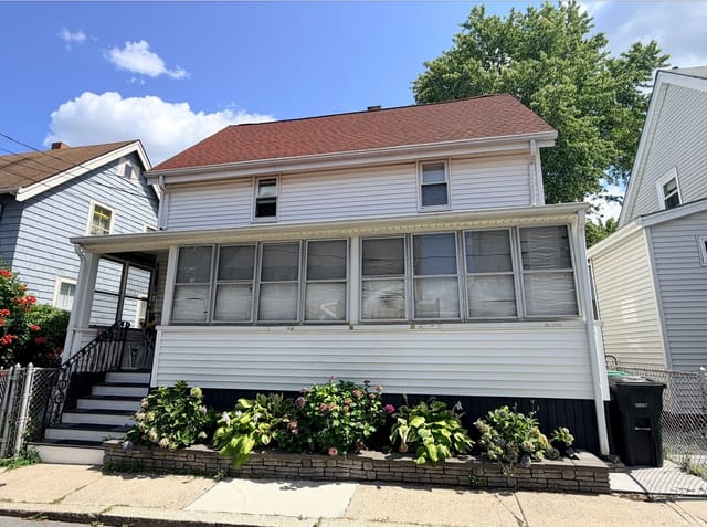 Casa Unifamiliar de 3 quartos em 14 Henderson, Somerville