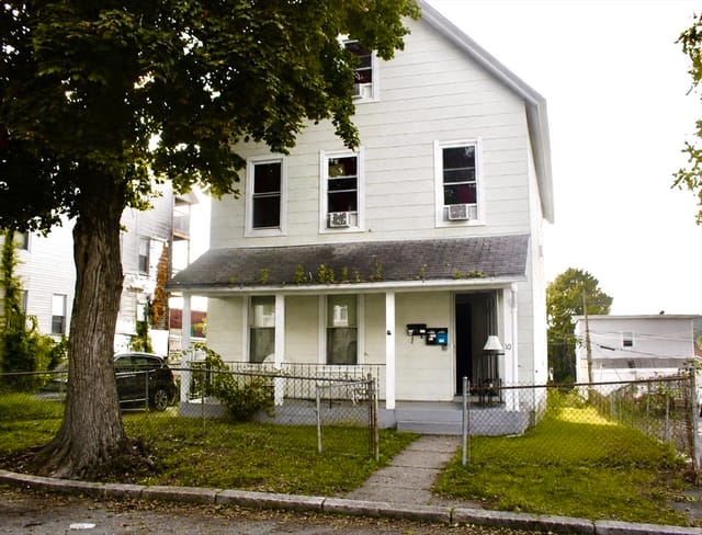 Multifamiliar de 9 quartos em 10 Hollywood St, Worcester
