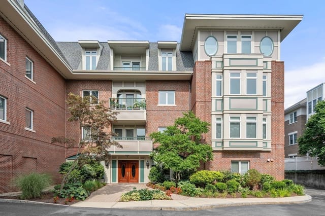 Condominio de 2 habitaciones en 630 Hammond St # 104, Brookline