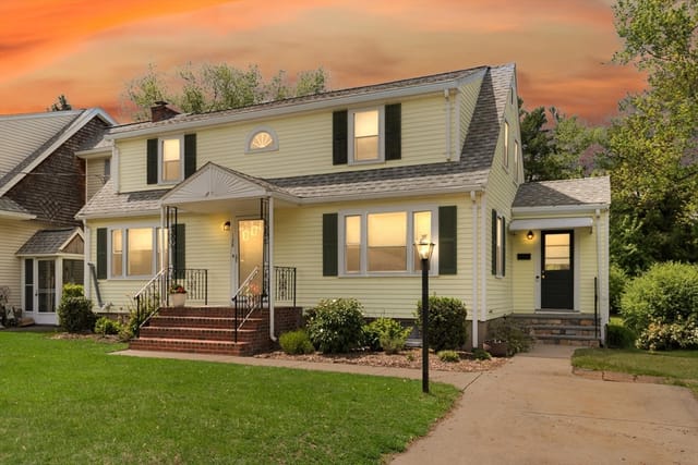 3-bed Single Family at 128 Rock Street, Norwood