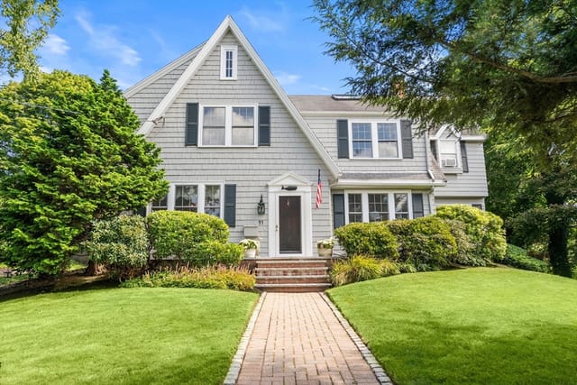 4-bed Single Family at 11 Hillcrest Rd, Marblehead