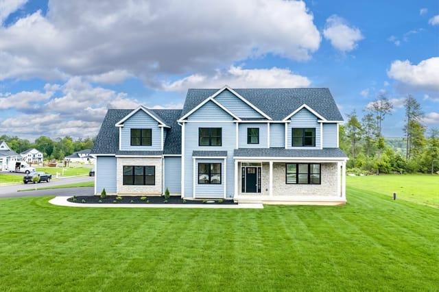 5-bed Single Family at 32 Balsam Hill Rd, Ludlow