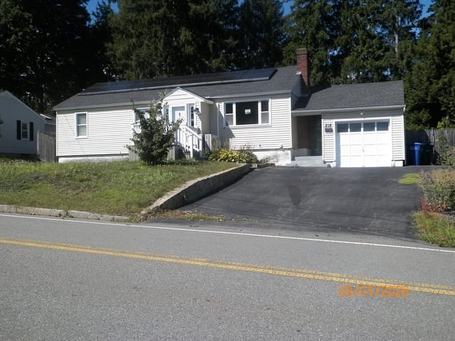 3-bed Single Family at 214 Grove Ave, Leominster