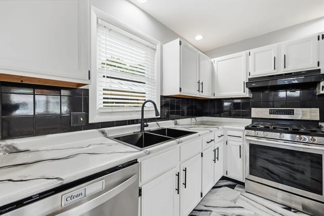 3-bed Single Family at 5 Timber Ln, Holyoke