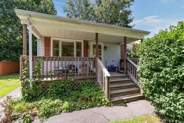 3-bed Single Family at 127 Kenmar Dr, Somerset