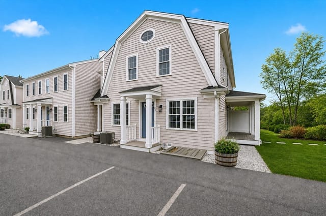 2-bed Condo at 138 Elm Street # 35, Kingston