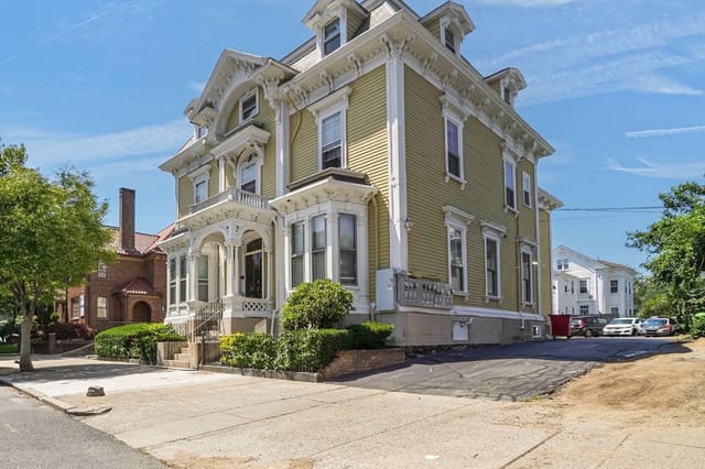 Comercial de 0 habitaciones en 215 Broadway, Providence