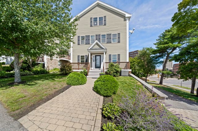 4-bed Condo at 248 Presidents Ln # 6, Quincy