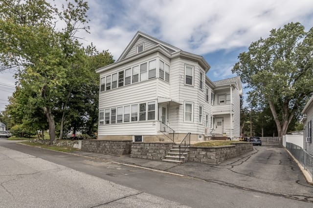 7-bed Multi-Family at 277 Cumberland Rd, Lowell