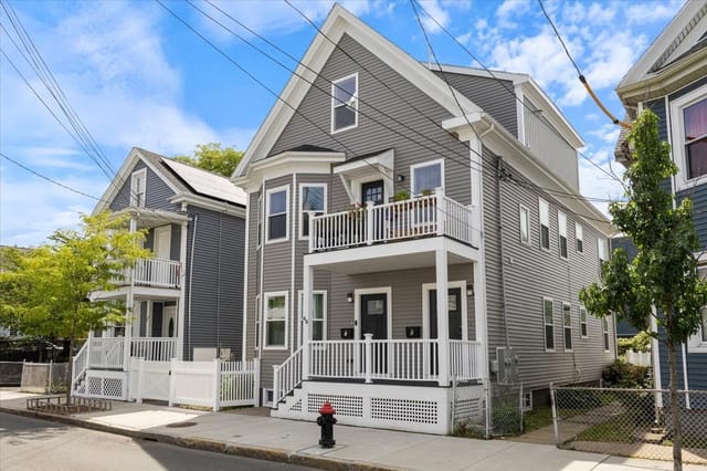 4-bed Condo at 46 Addison St # 2, Chelsea