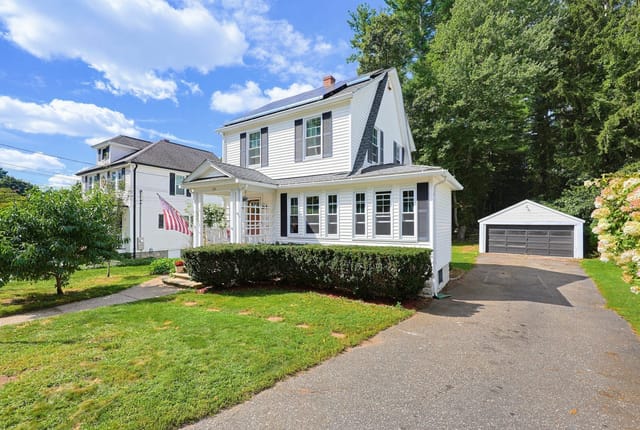 2-bed Single Family at 24 Talbot Ter, Uxbridge