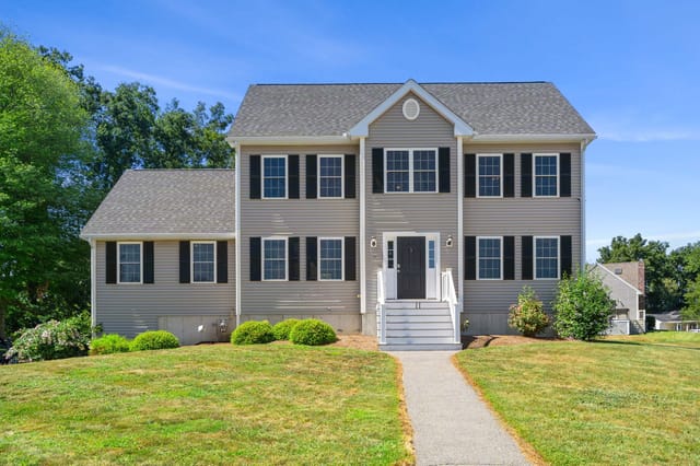 3-bed Single Family at 11 Duquette Dr, Haverhill