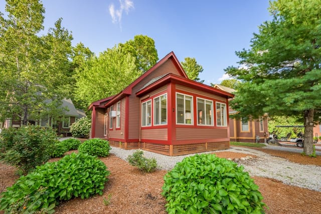 2-bed Condo at 2 Wildwood Dr # 2, Westford