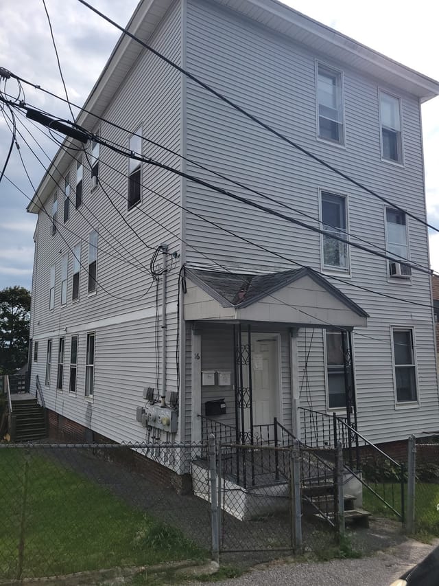 9-bed Multi-Family at 16 Reservoir St, Worcester