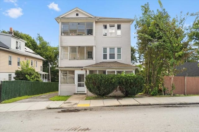9-bed Multi-Family at 121 Illinois St, Worcester