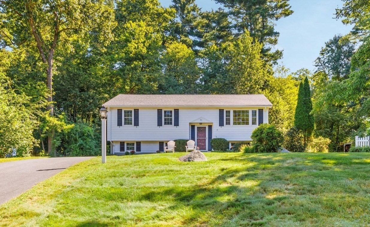 3-bed Single Family at 93 Jerrold St, Holliston