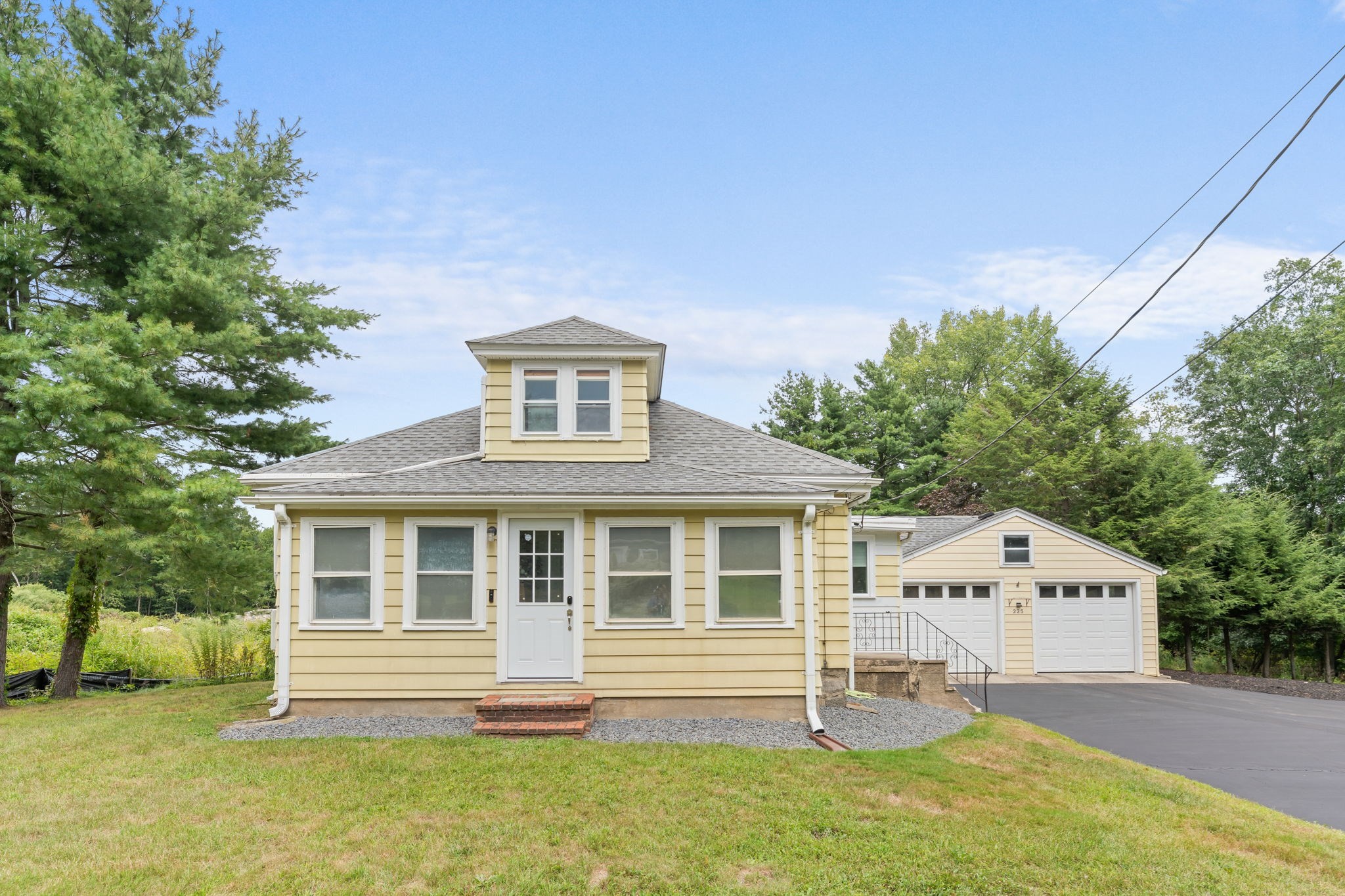 3-bed Single Family at 225 Page St, Avon