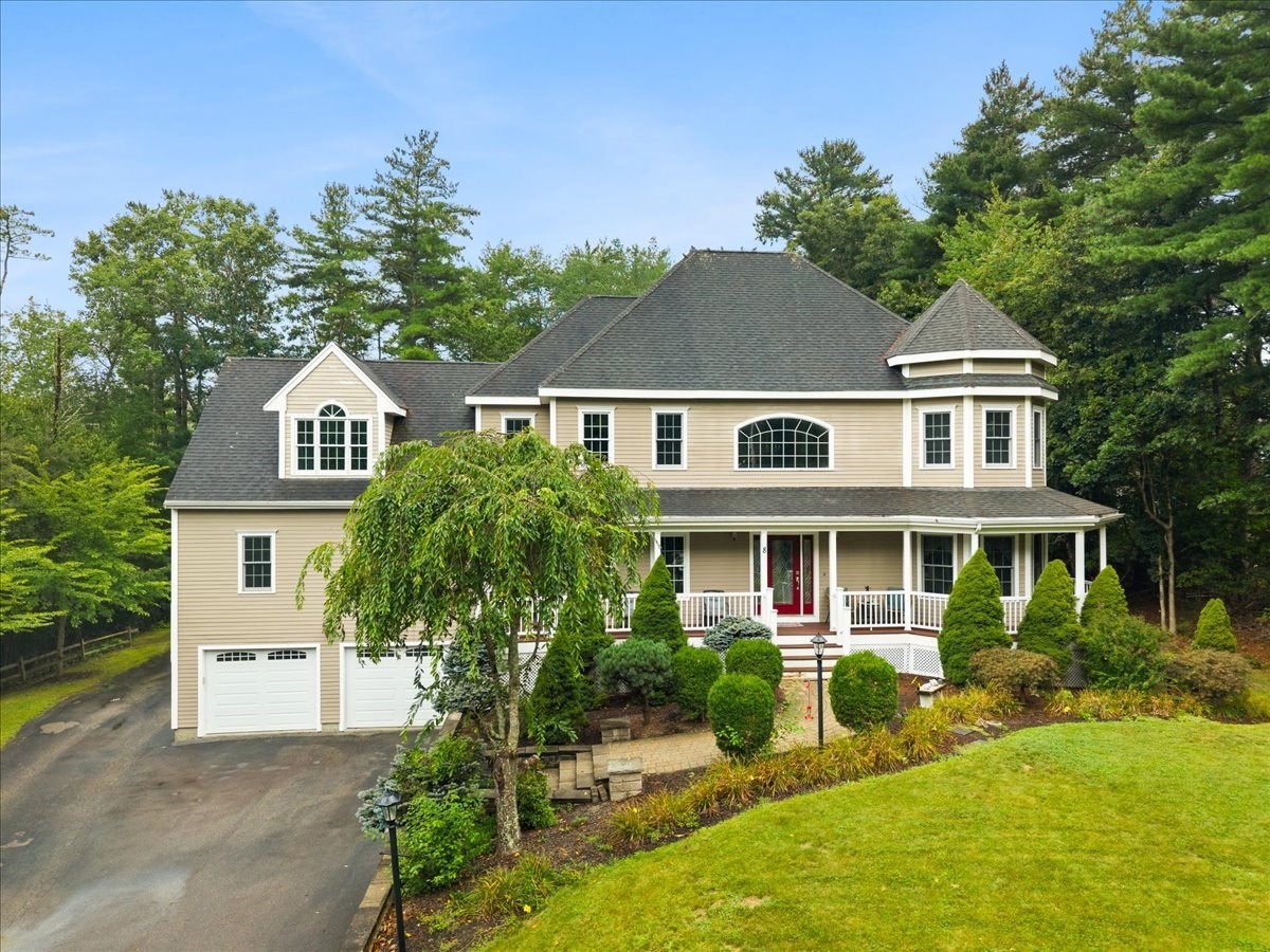 4-bed Single Family at 8 Rockmeadow Drive, East Bridgewater
