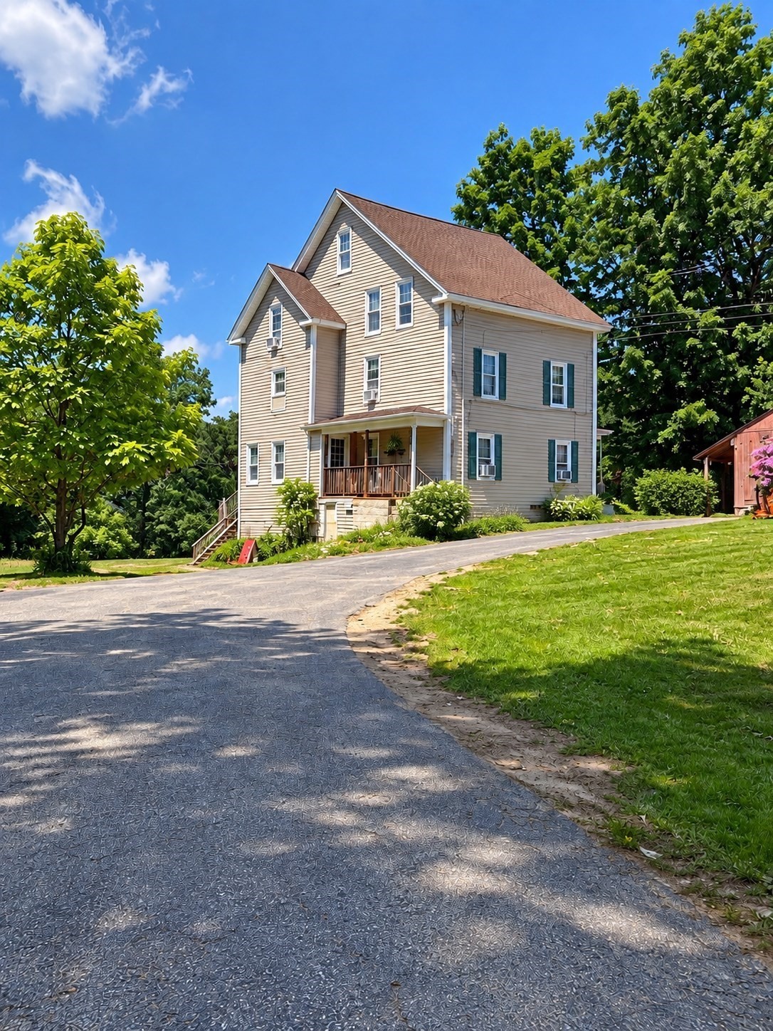 7-bed Multi-Family at 73 S Main St, North Brookfield