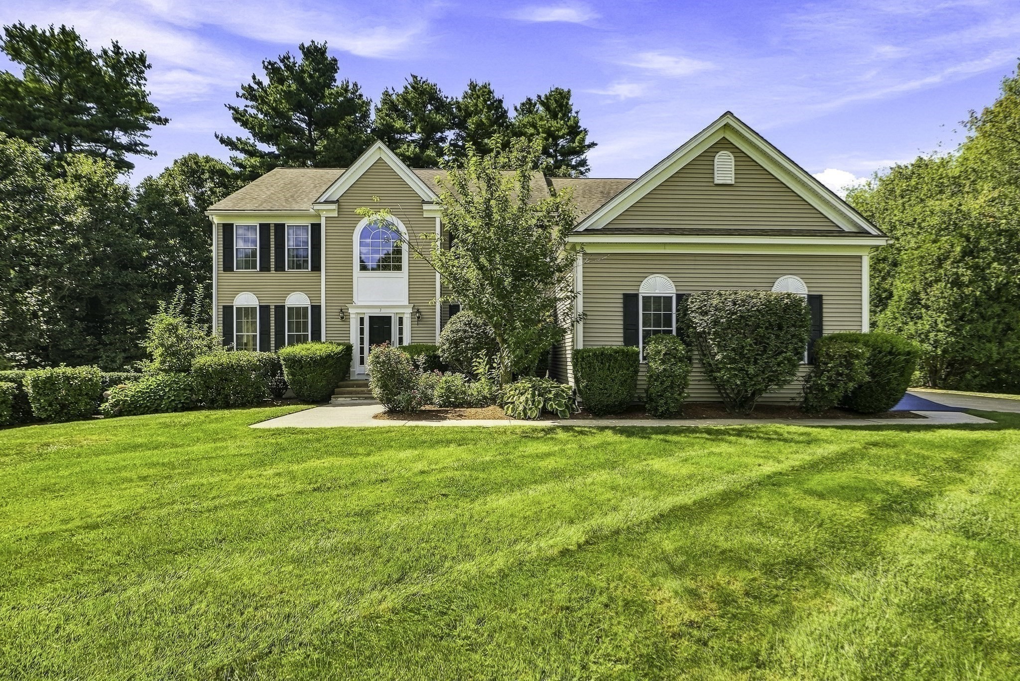 4-bed Single Family at 3 Washington Lane, Hopkinton