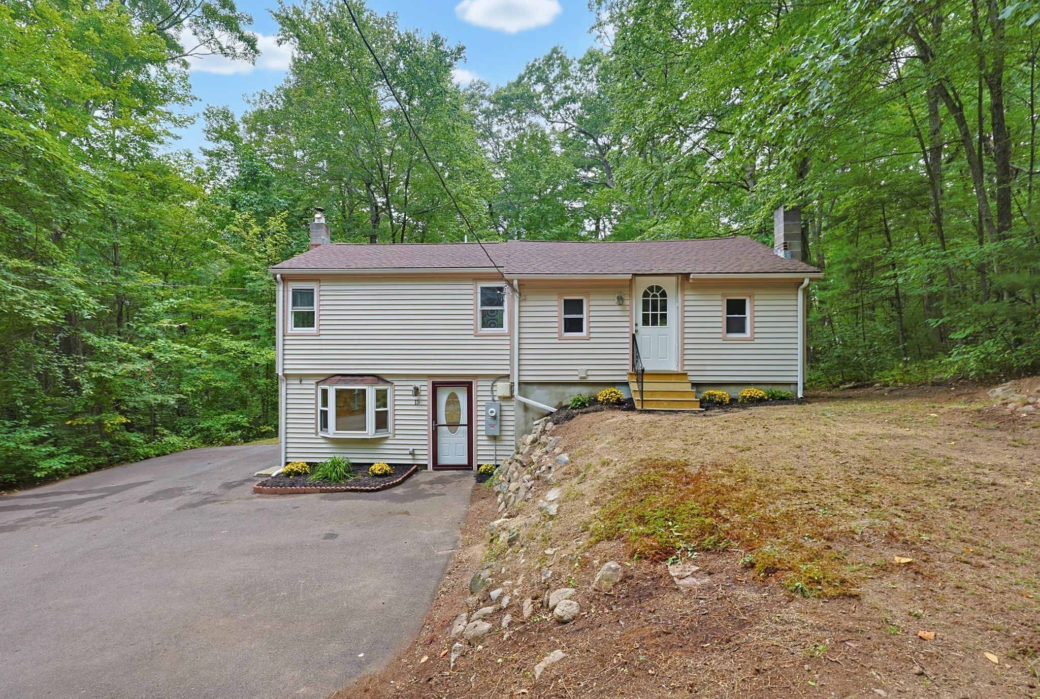 3-bed Single Family at 15 Yale Rd, Hopkinton
