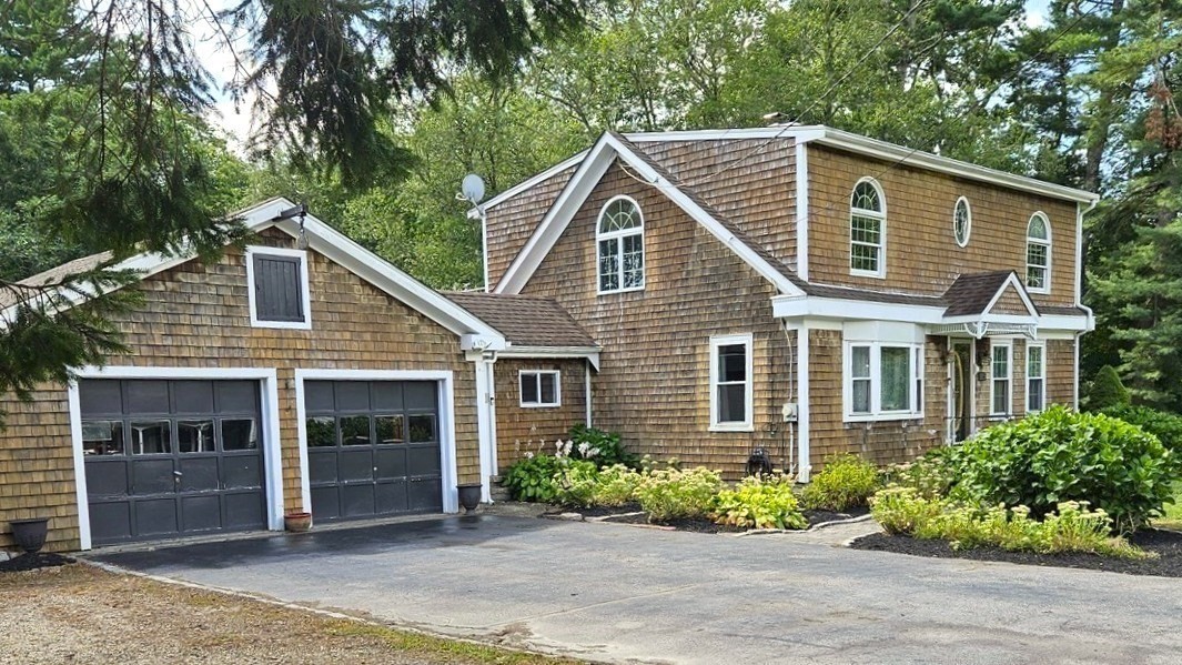 3-bed Single Family at 115 Acushnet Rd, Mattapoisett