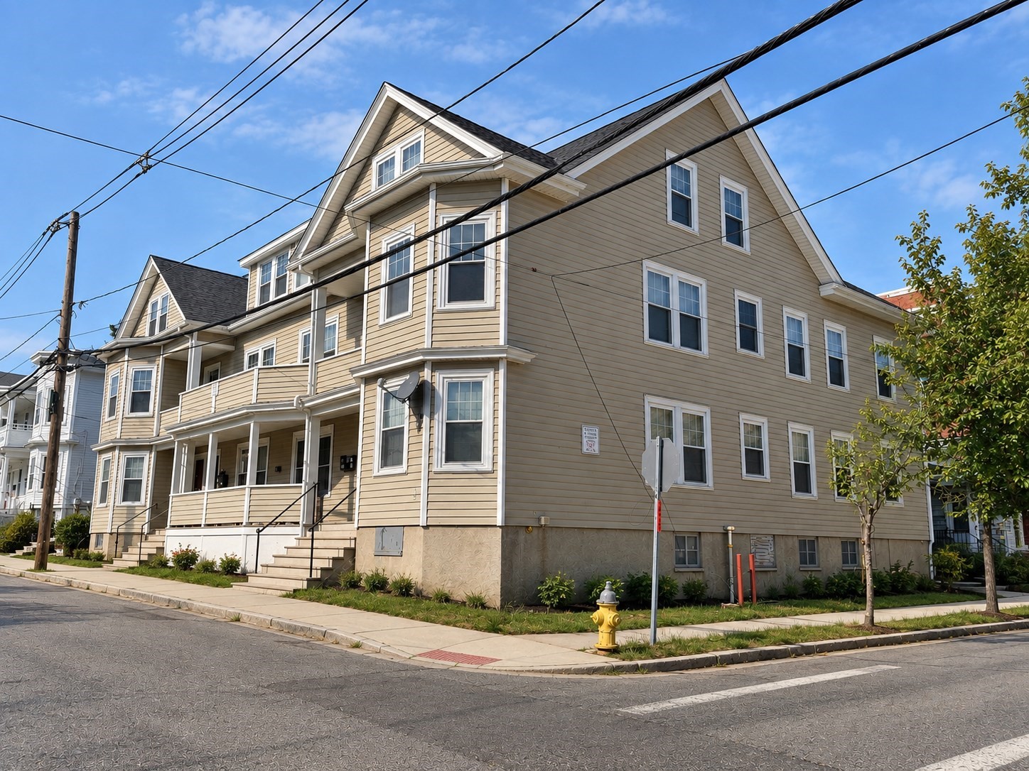 Multifamiliar de 20 quartos em 21 Palmer St, Salem
