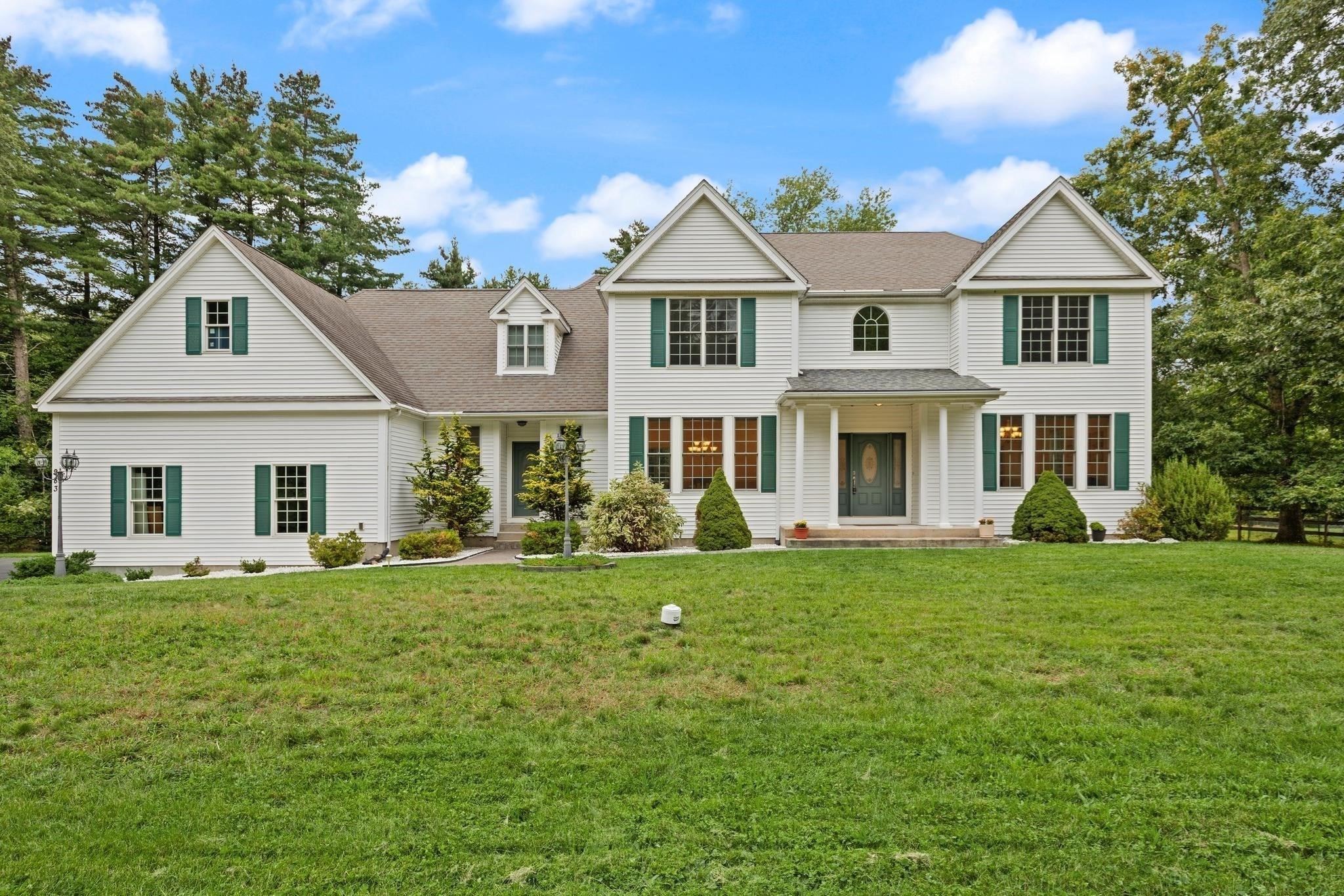 Casa Unifamiliar de 4 quartos em 983 Depot Rd, Boxborough