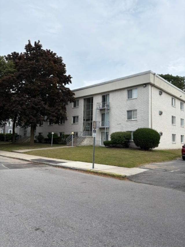 2-bed Condo at 24 Inman St # 3, Lawrence