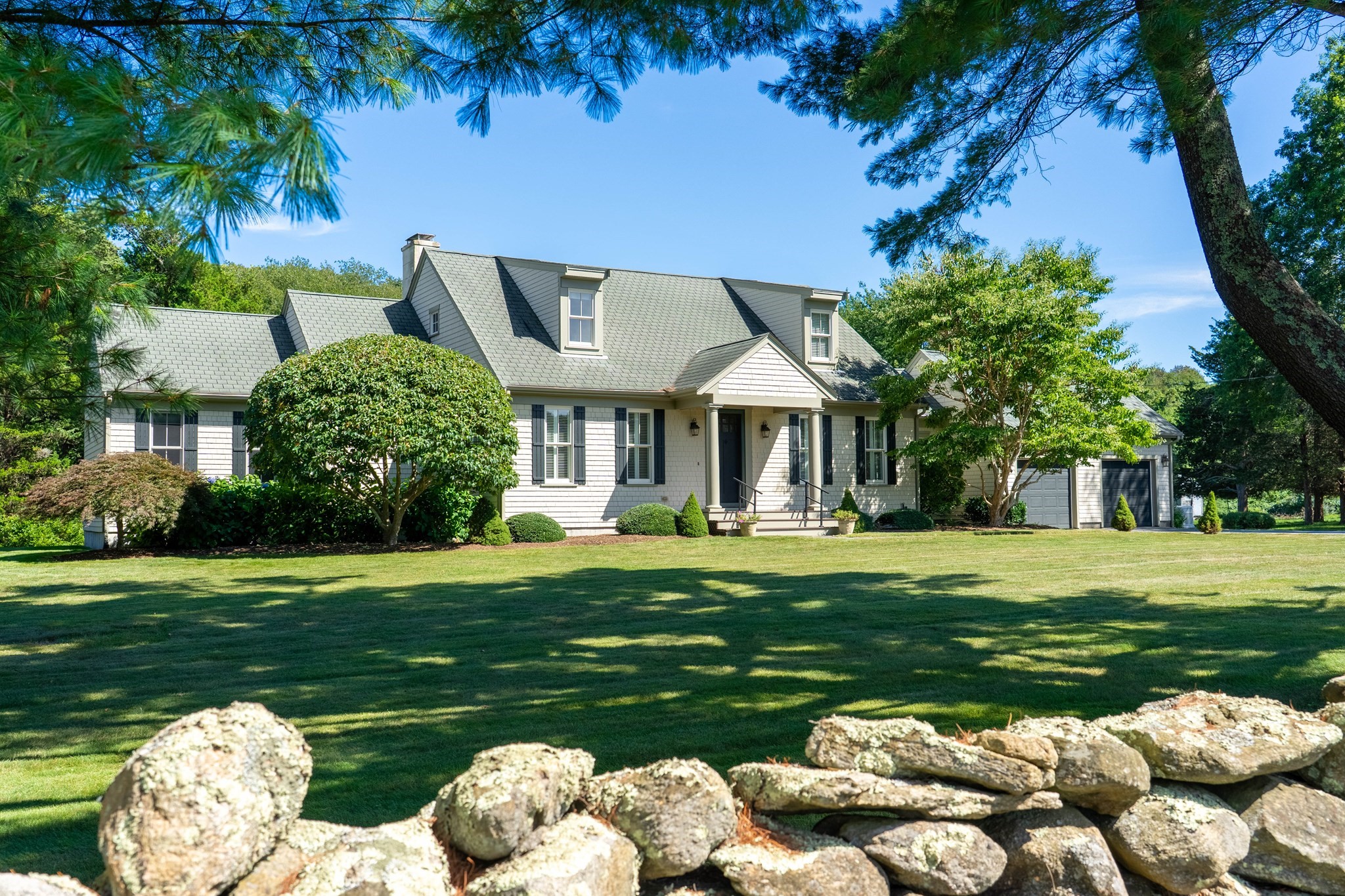 4-bed Single Family at 557 Smith Neck Rd, Dartmouth