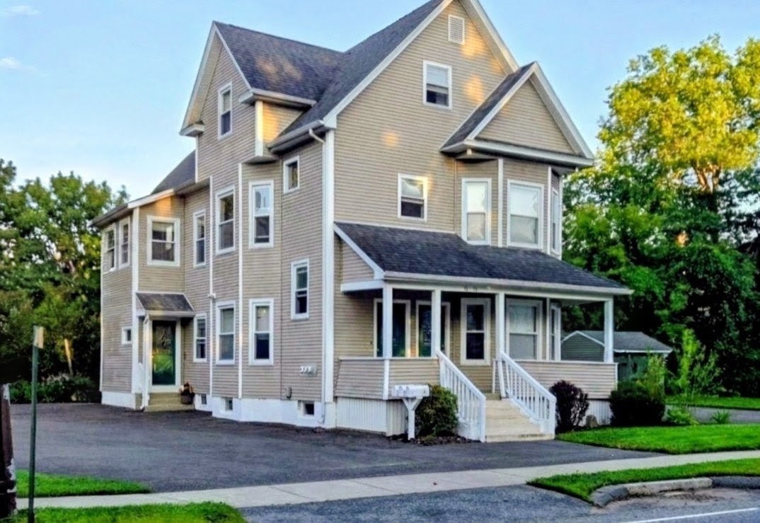 7-bed Multi-Family at 96-98 Walnut St, Agawam
