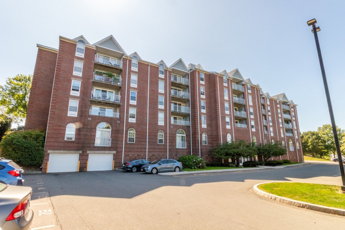 2-bed Condo at 100 Boatswains Way # 308, Chelsea