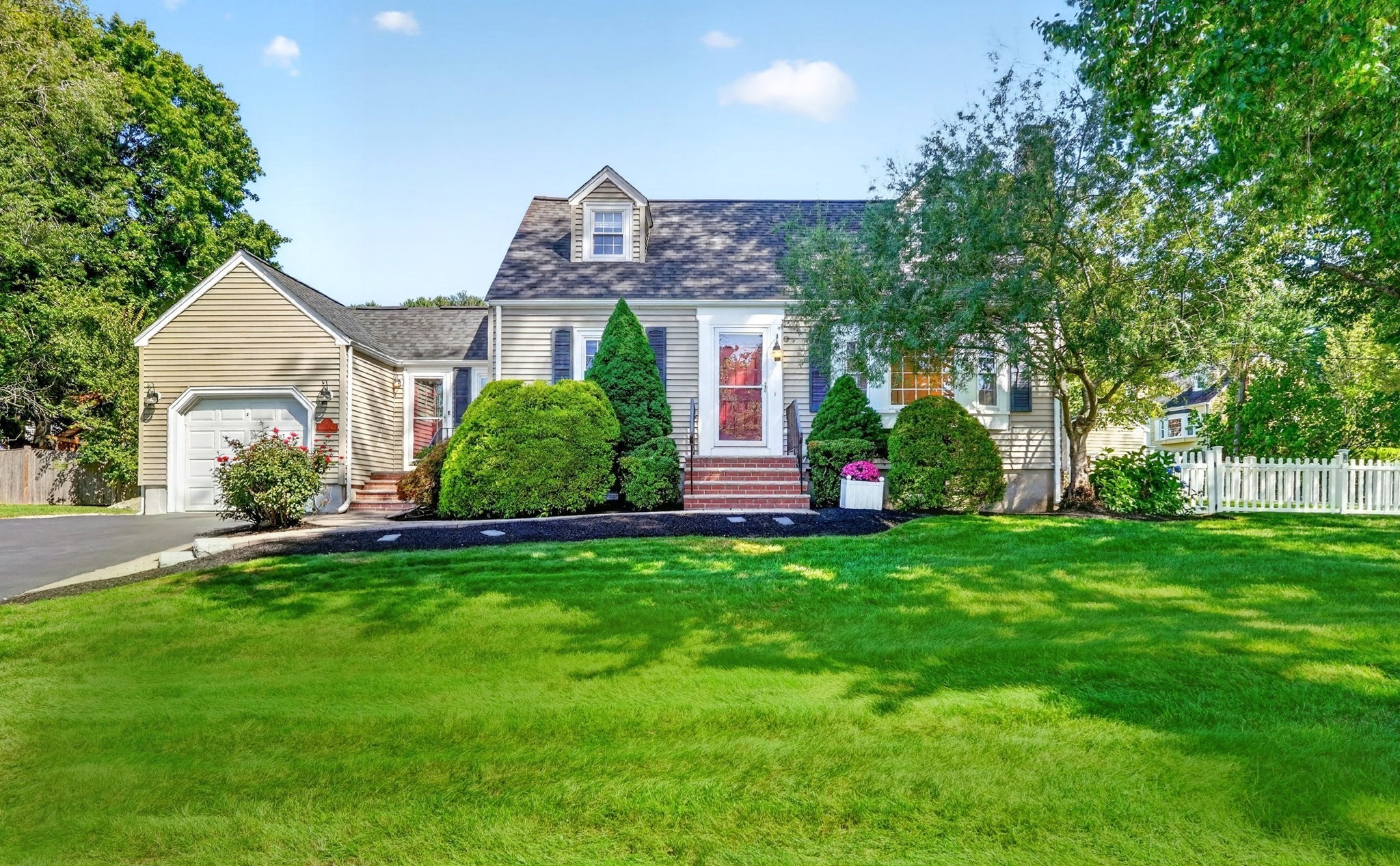 3-bed Single Family at 8 Sunnyfield Road, Bedford