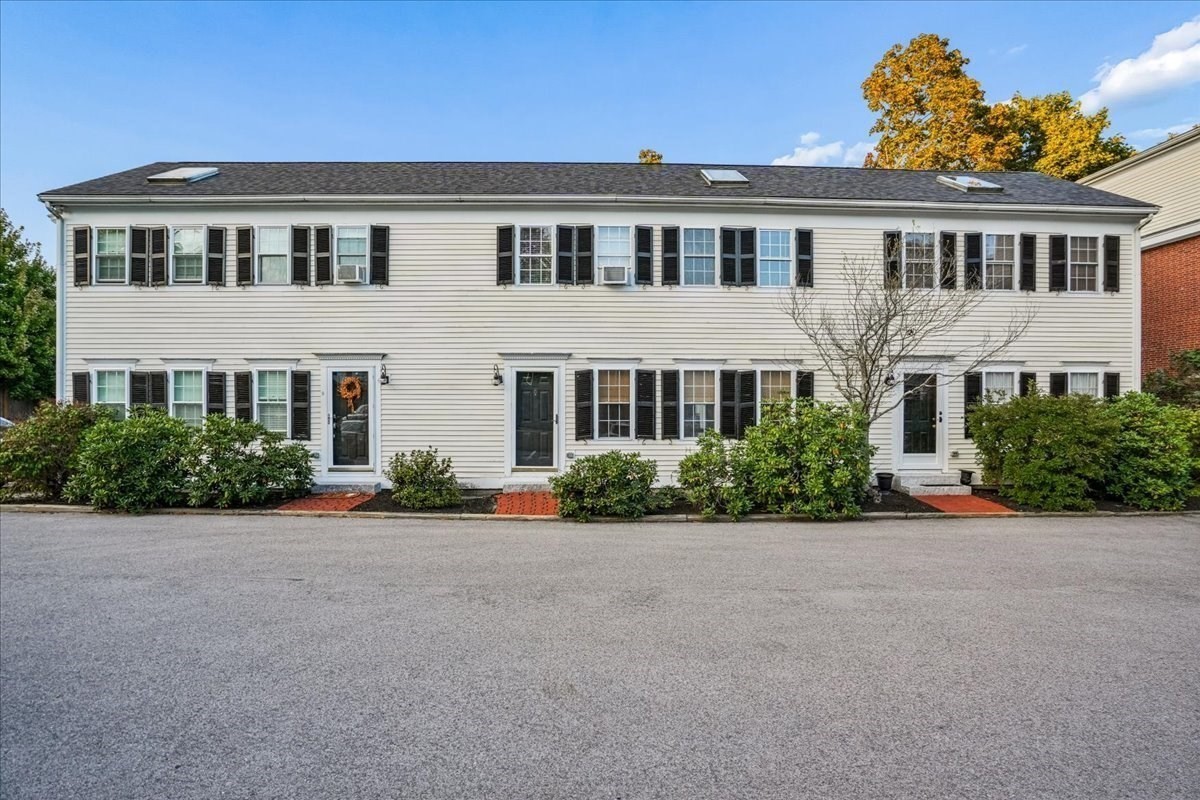 2-bed Condo at 100 State St # 8, Newburyport