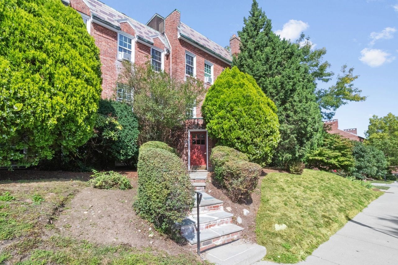 1-bed Condo at 37 Commonwealth Ave # 12, Newton