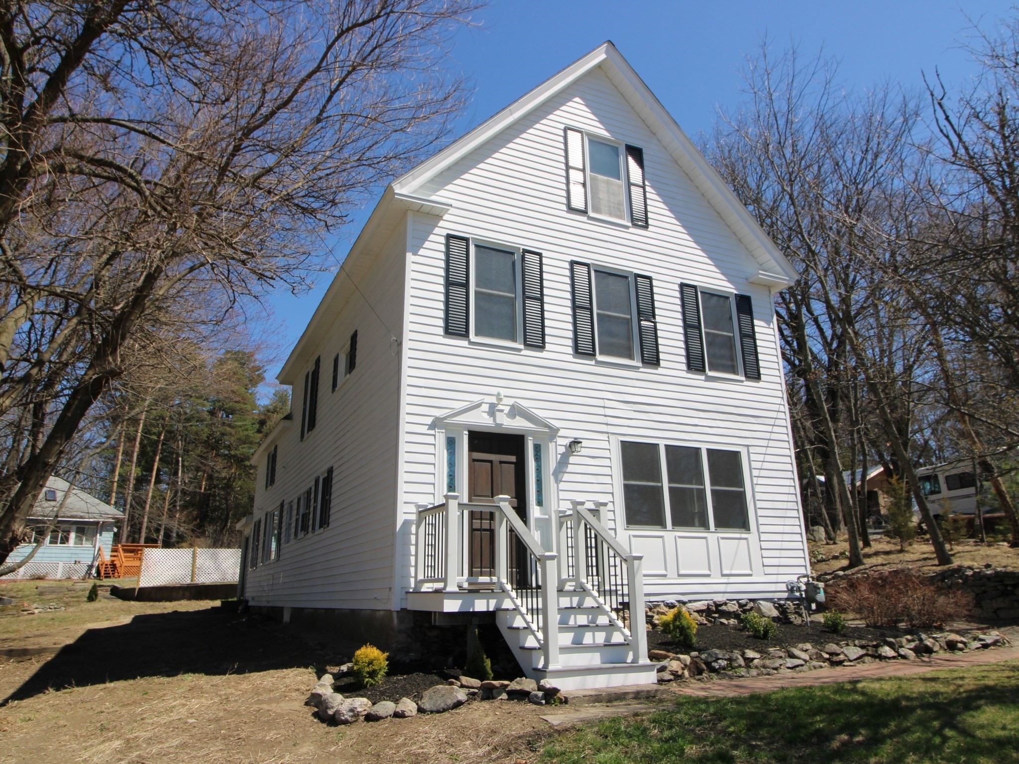 Casa Unifamiliar de 4 quartos em 1459 Grafton Rd, Millbury