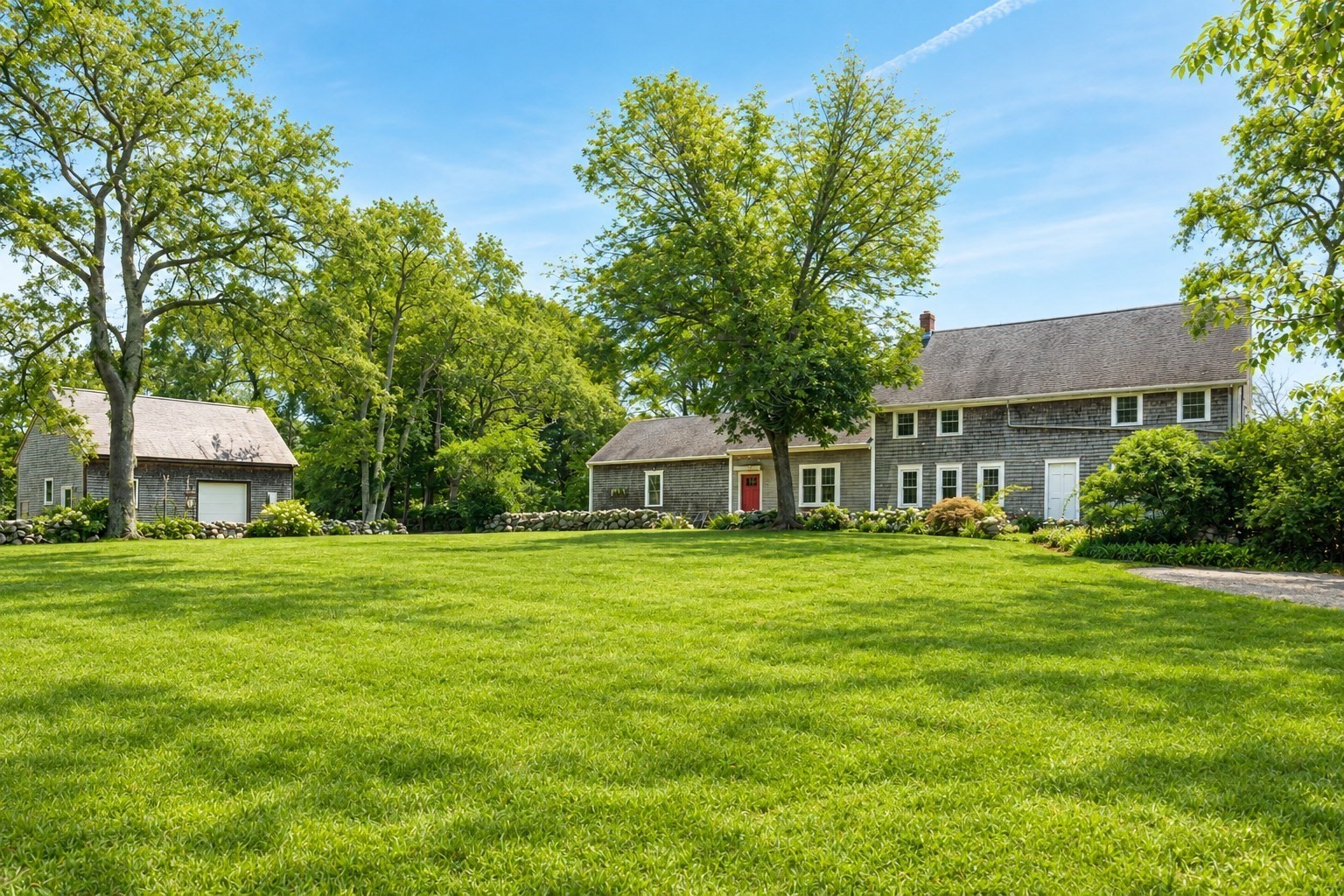 4-bed Multi-Family at 864-866 Pine Hill, Westport