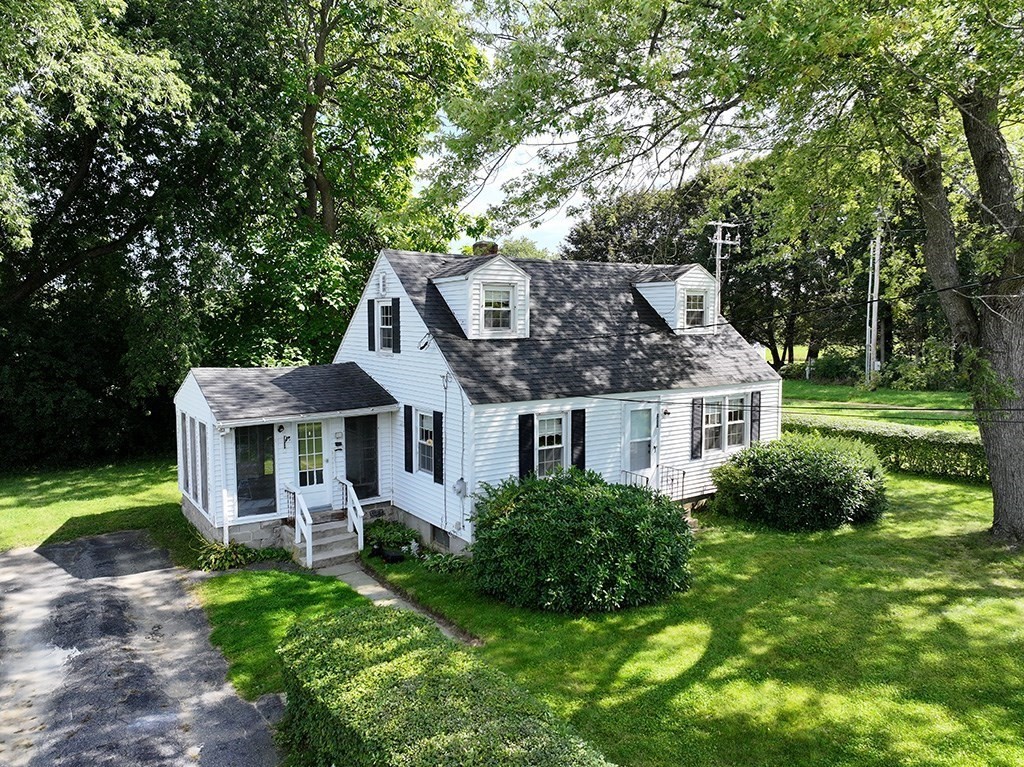 Casa Unifamiliar de 3 quartos em 255 Pleasant Street, Lunenburg