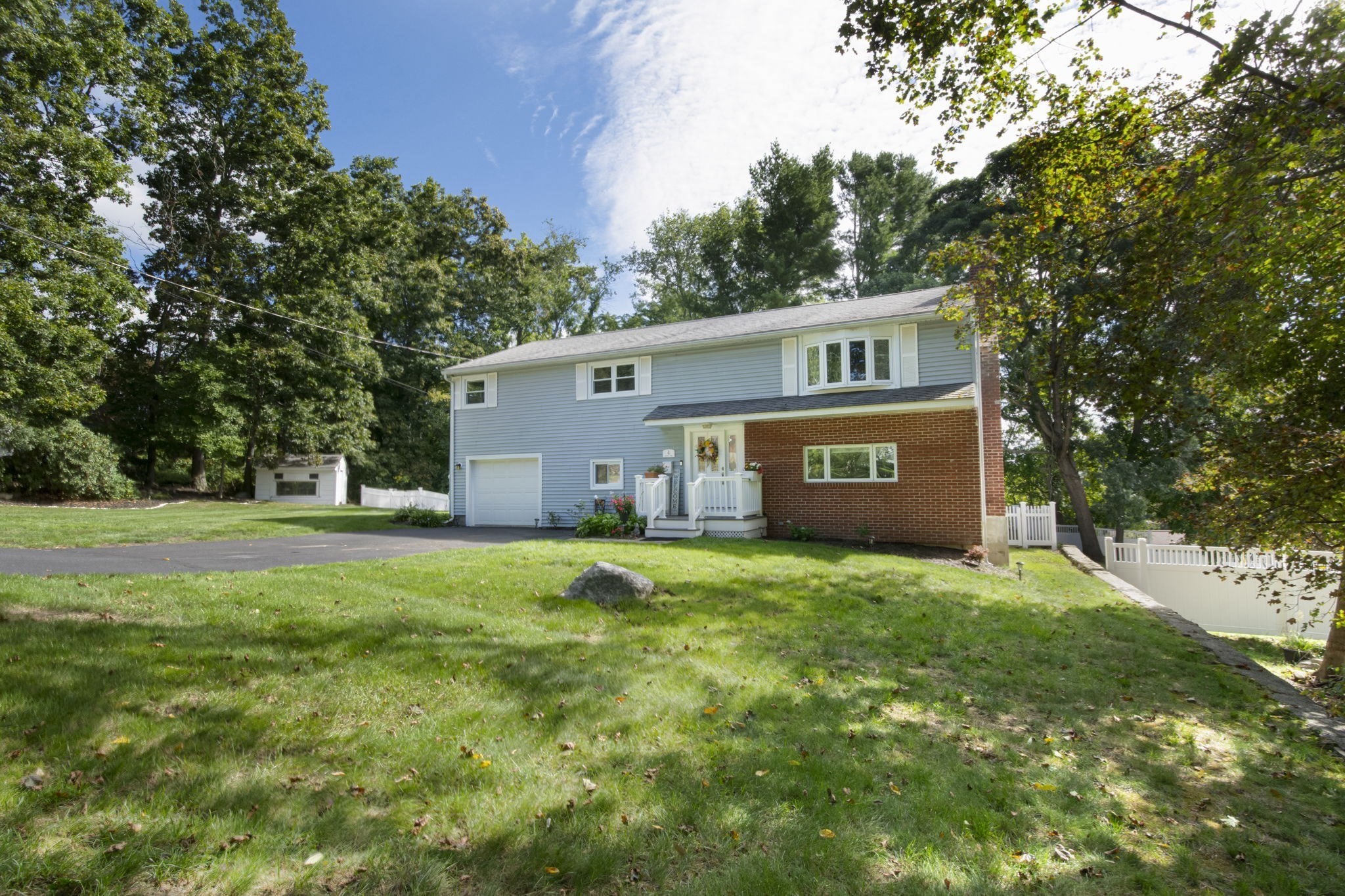 4-bed Single Family at 4 Carter Rd, Worcester