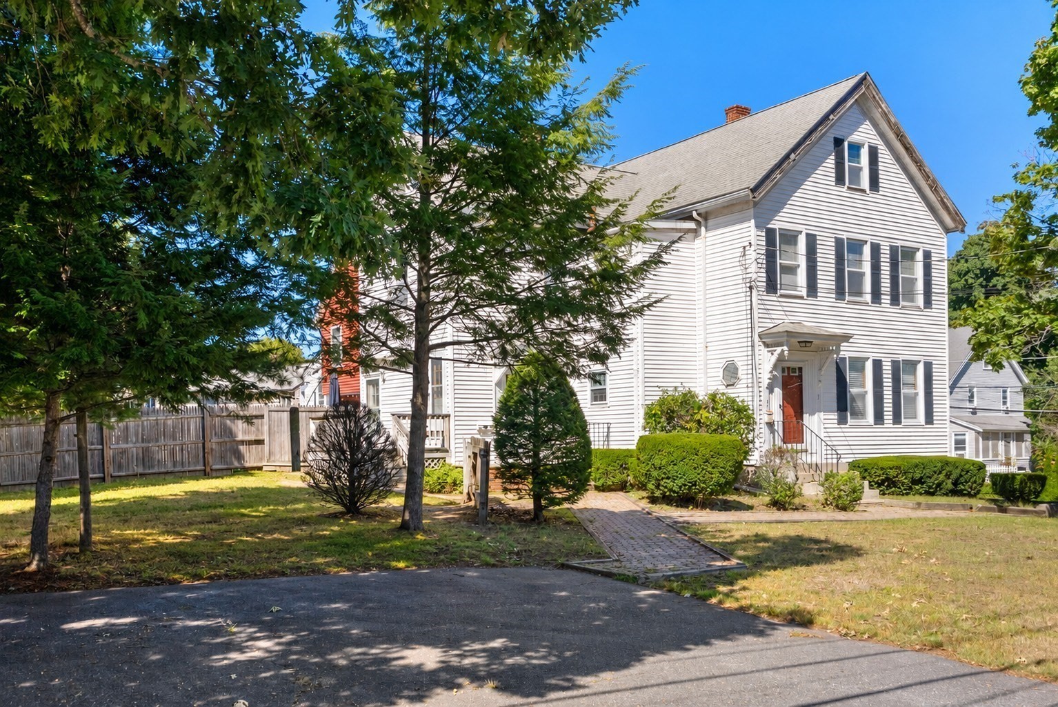 Multifamiliar de 6 habitaciones en 3 School Street, Norwood