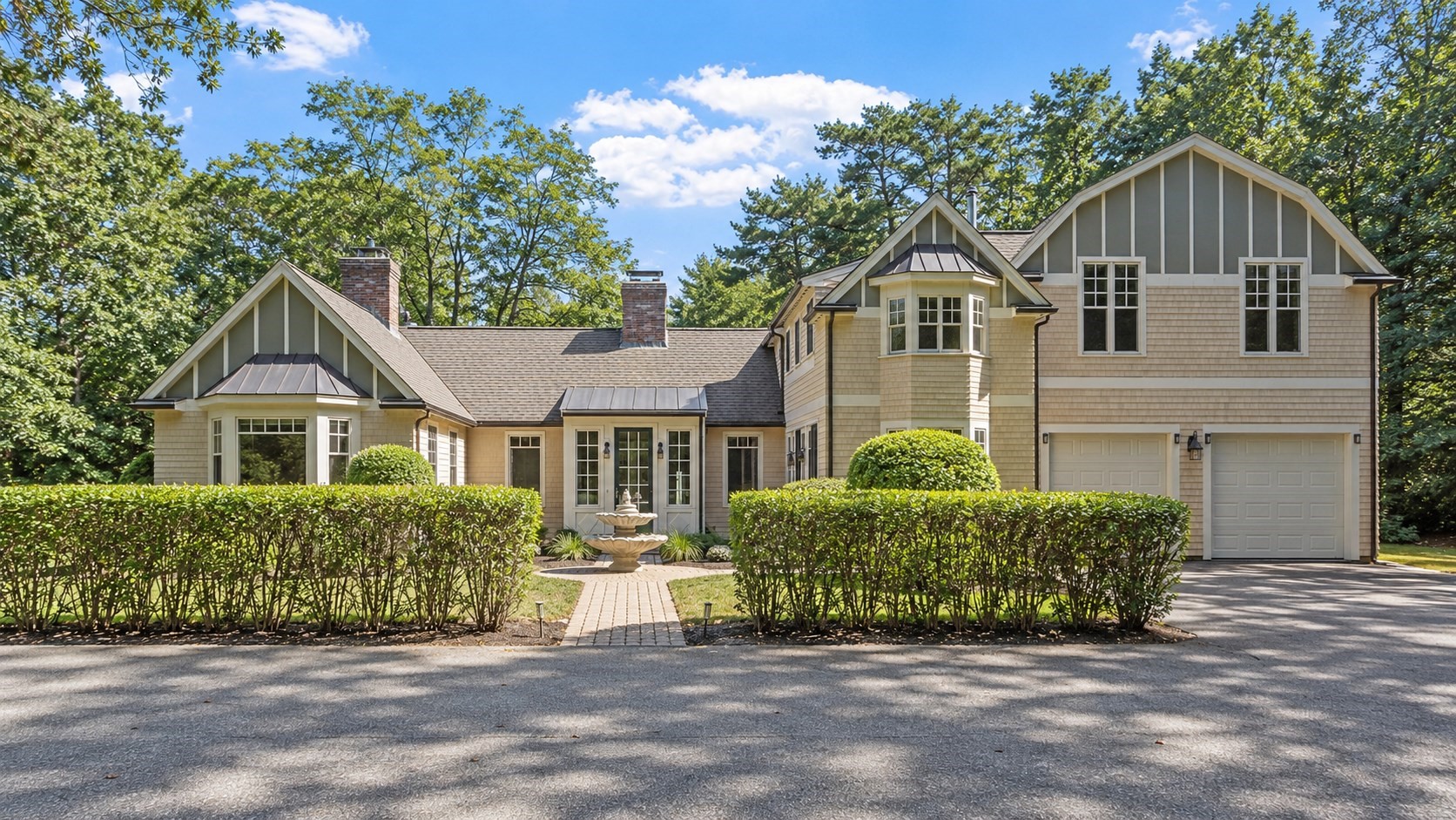 4-bed Single Family at 130 Summer St, Weston