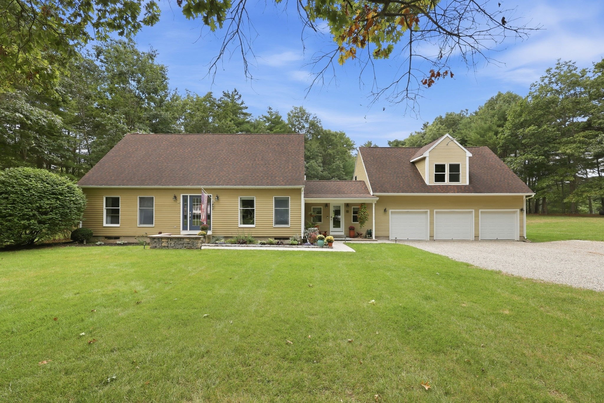 3-bed Single Family at 6 Brittany Dr, Palmer