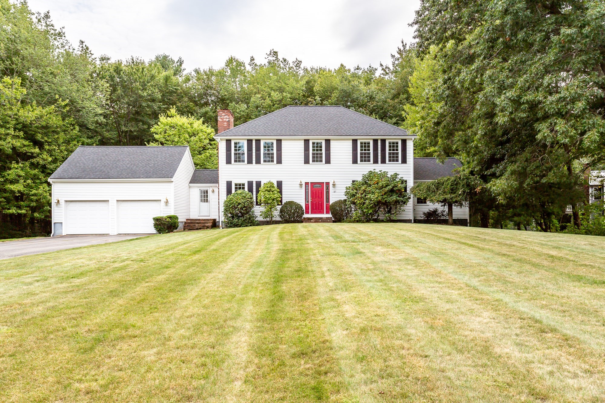 4-bed Single Family at 27 Gretchen Way, Raynham