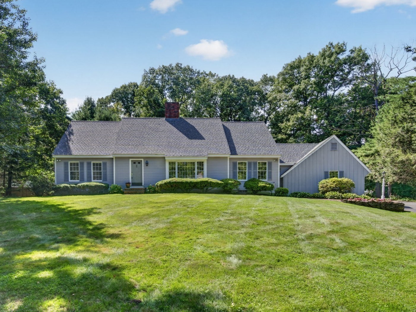 4-bed Single Family at 132 Brentwood Cir, North Andover