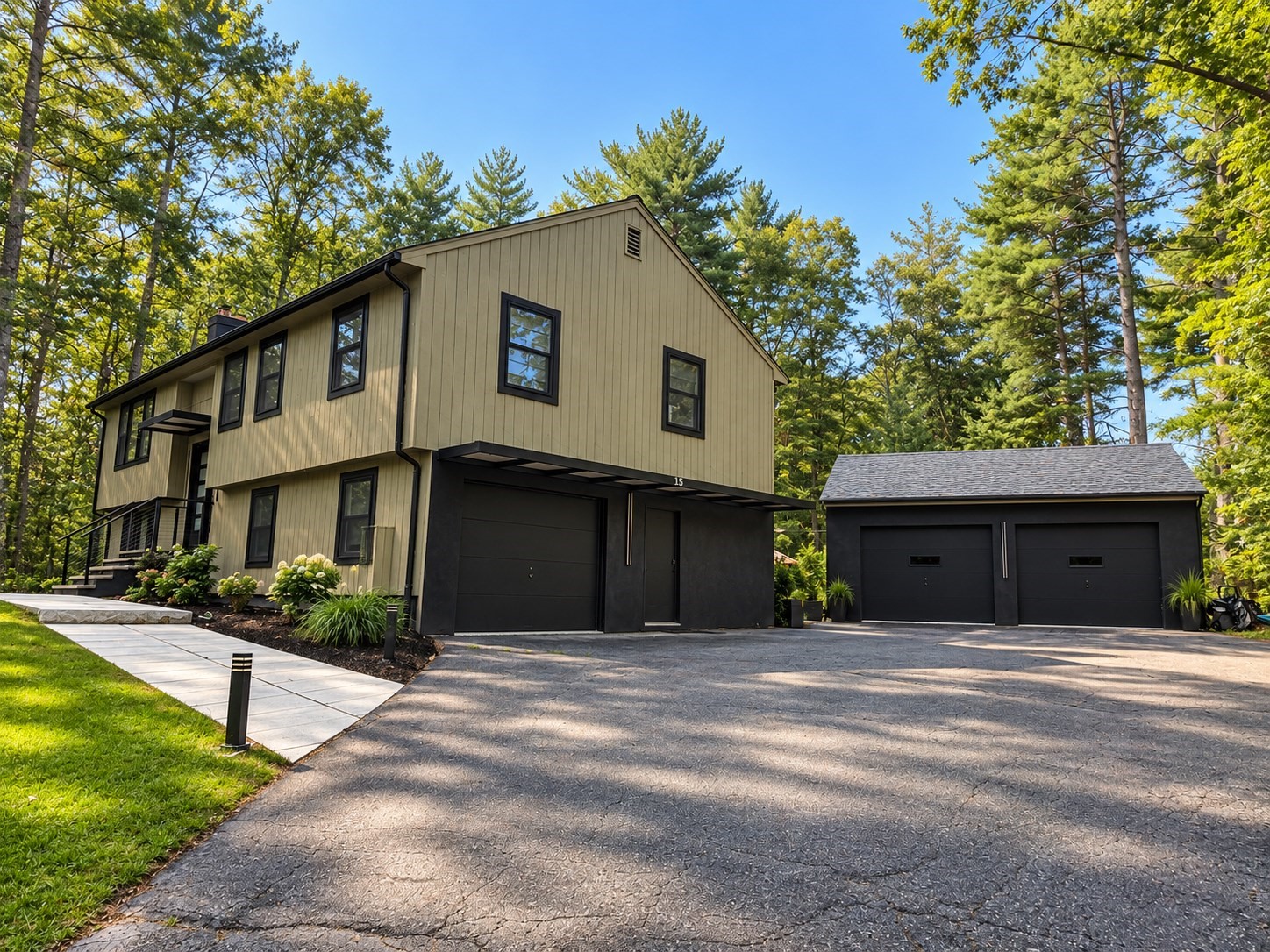 3-bed Single Family at 15 Orchard Ln, Lincoln