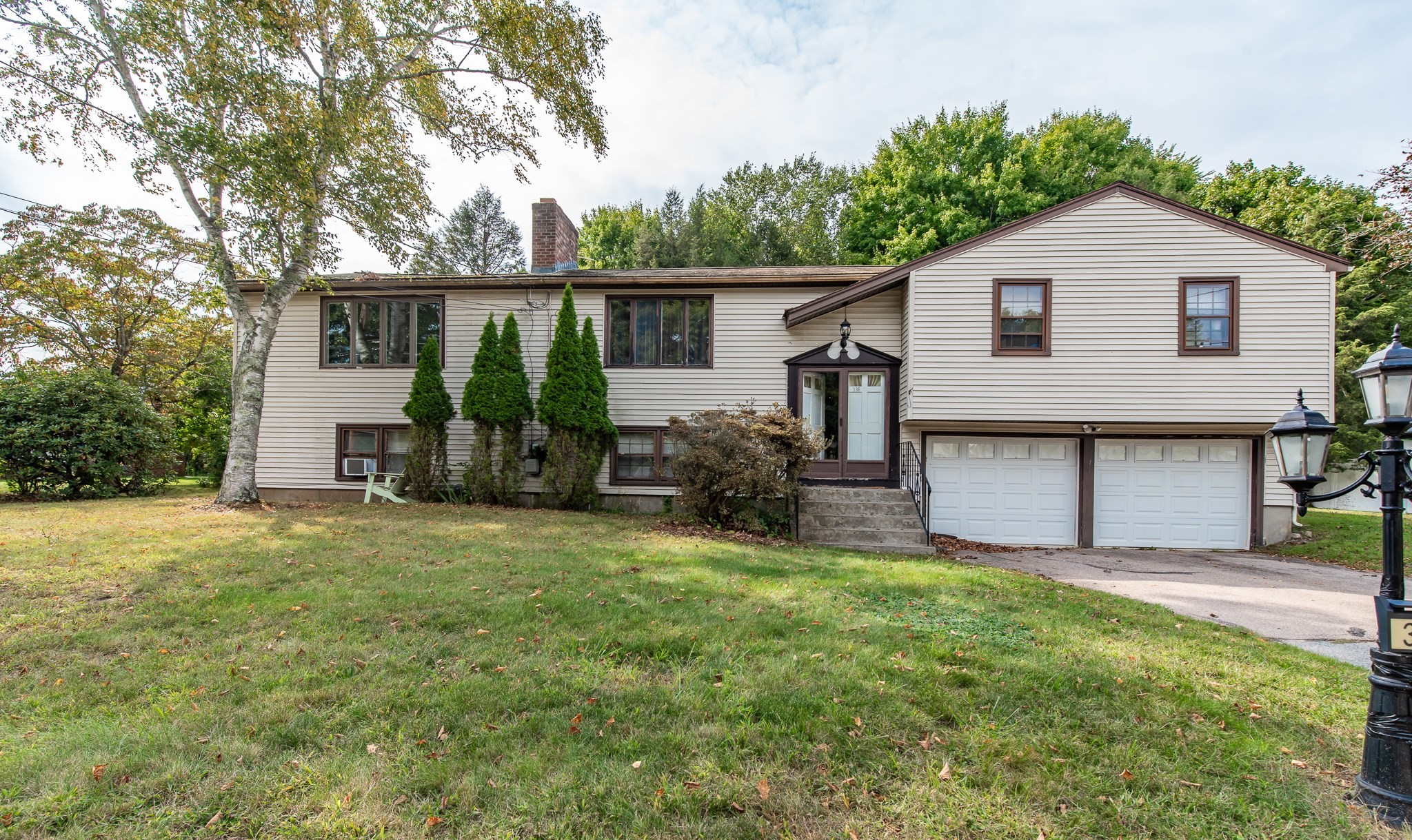 Casa Unifamiliar de 4 quartos em 336 Mendon Road, North Attleboro